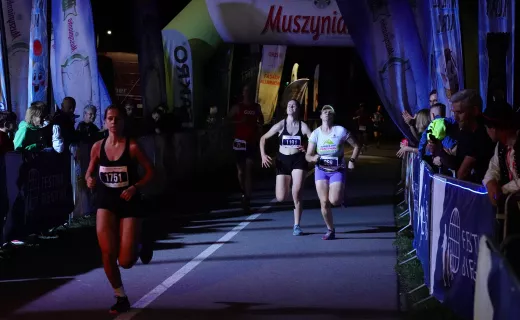 Pobiegli na Milę! Bieg dostarczył zawodnikom sporo wrażeń [WIDEO] - 39